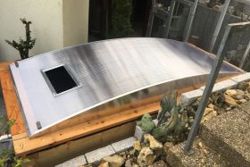 FlexiRoof-Koi-Teich-Holzumrandung-01.jpg